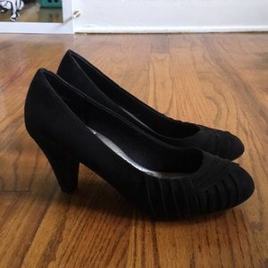Black velvet heels